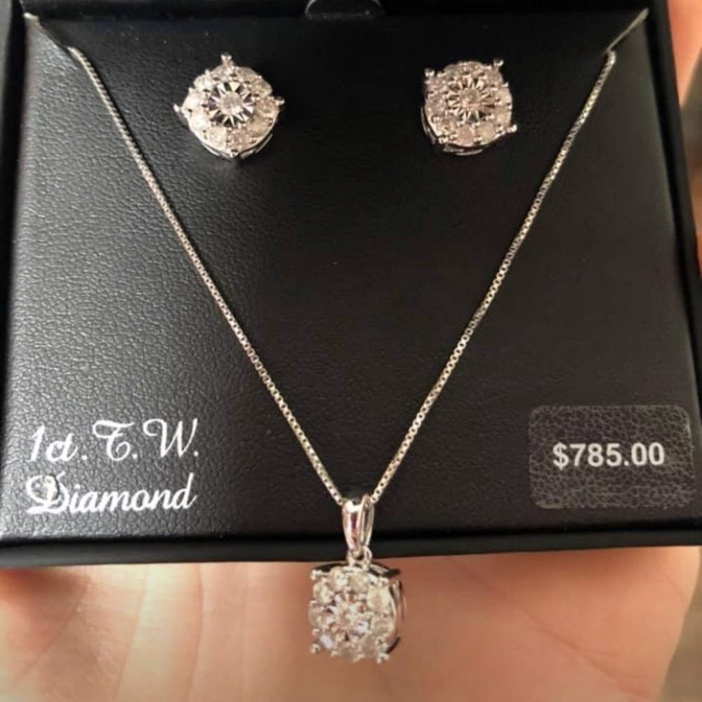 💎Diamond Stud and Pendant Set
